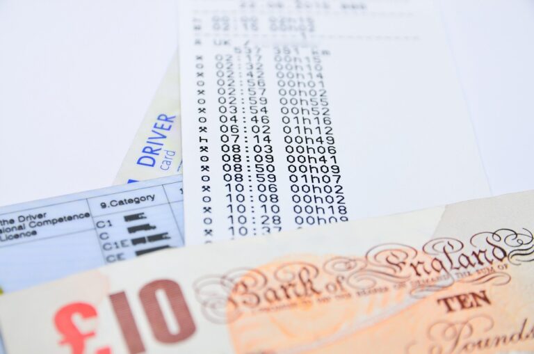 Bollo auto: la novità è sorprendente, se hai questa età non devi pagare più